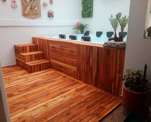 Jacuzzis de alta calidad en Bogotá para interiores y exteriores, ideales para relajación y confort.